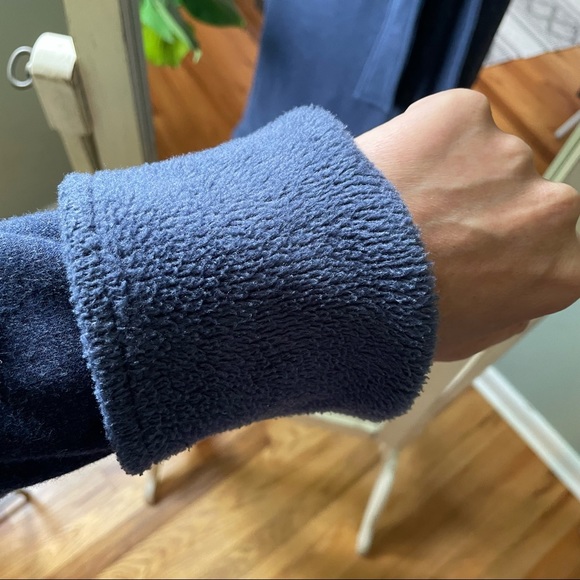 Ultra soft UGG housecoat/ bath robe - Picture 6 of 8